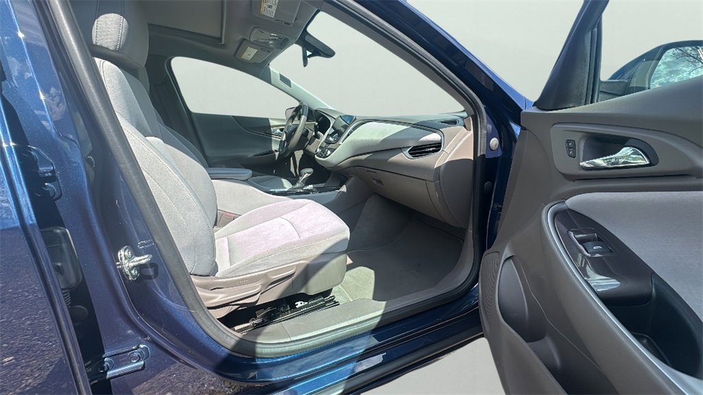 2022 Chevrolet Malibu 1LT photo 12