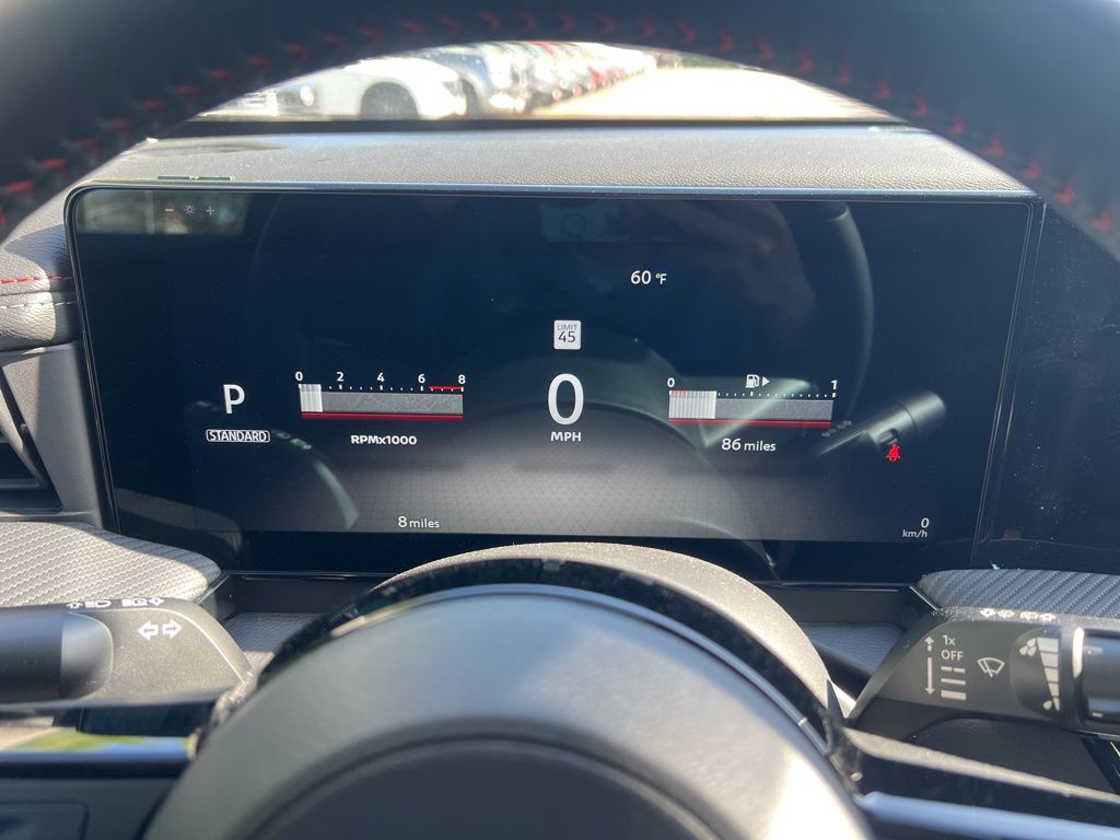 2025 Nissan Kicks SR photo 9