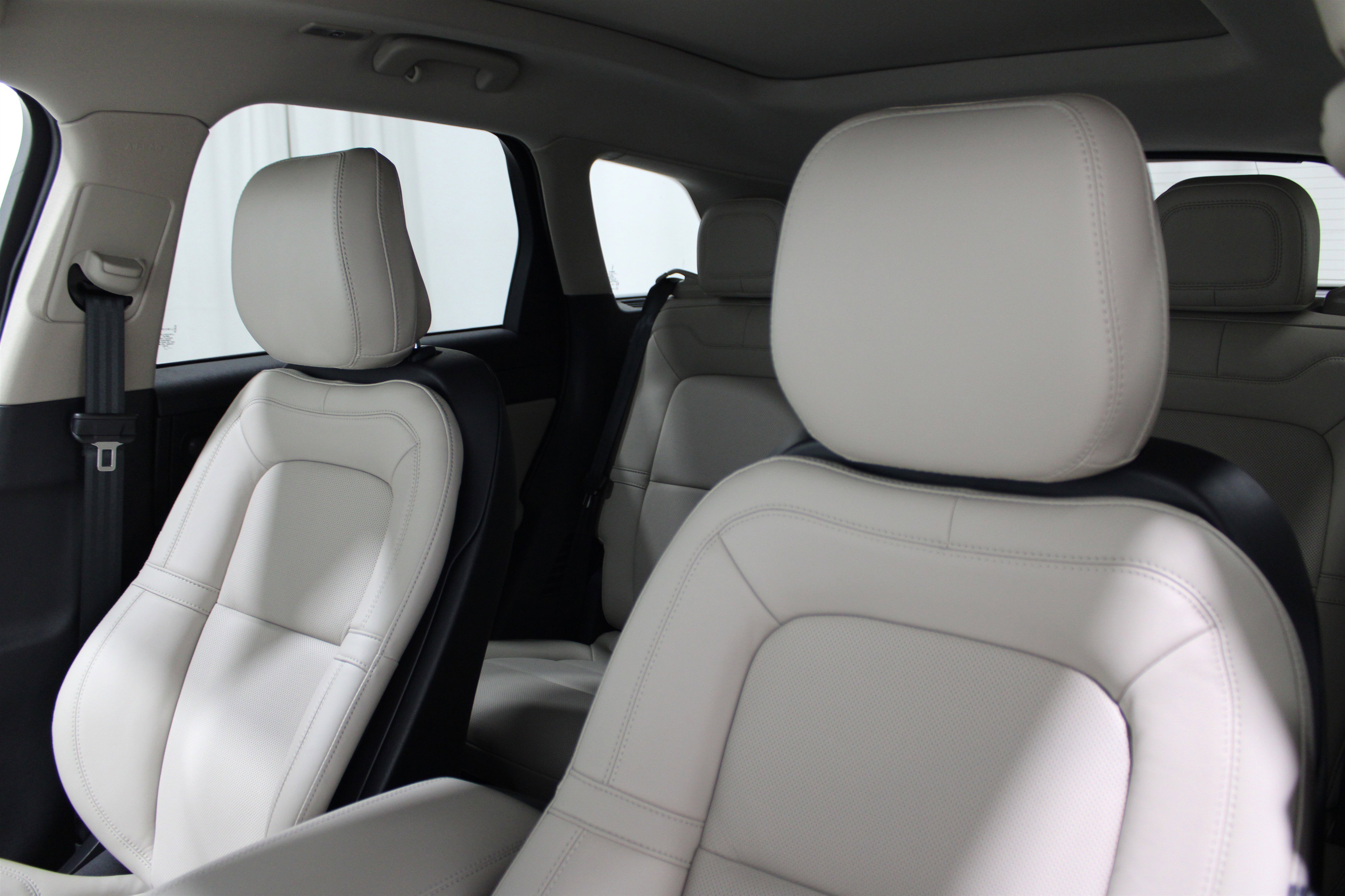 2025 Lincoln Corsair Grand Touring photo 2