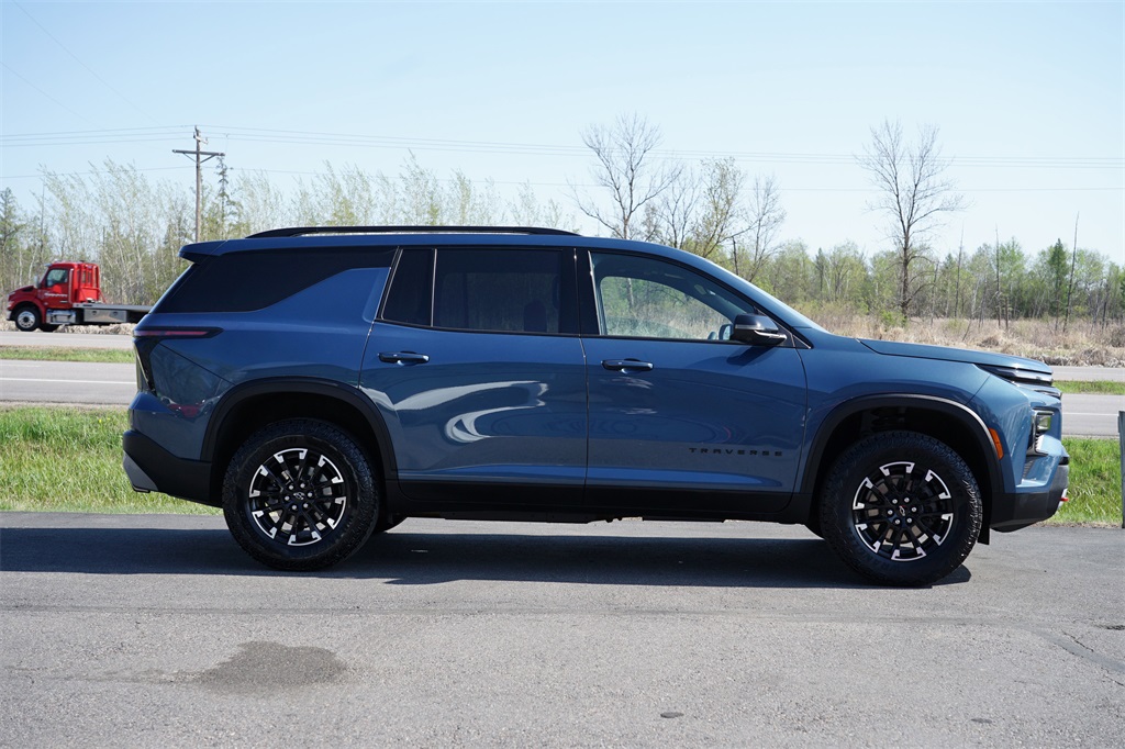 2024 Chevrolet Traverse Z71 photo 2