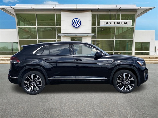 2025 Volkswagen Atlas Cross Sport SEL Premium R-Line photo 2