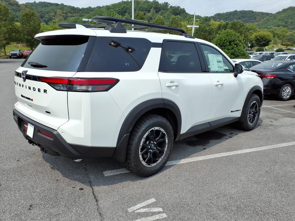 2025 Nissan Pathfinder Rock Creek photo 3