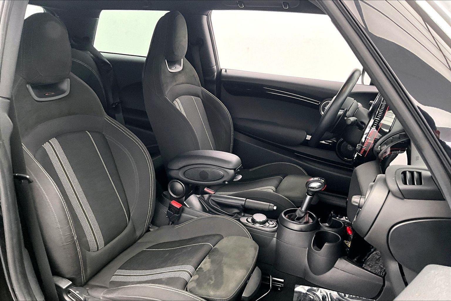 2019 Mini Cooper 2 Door Hardtop photo 3