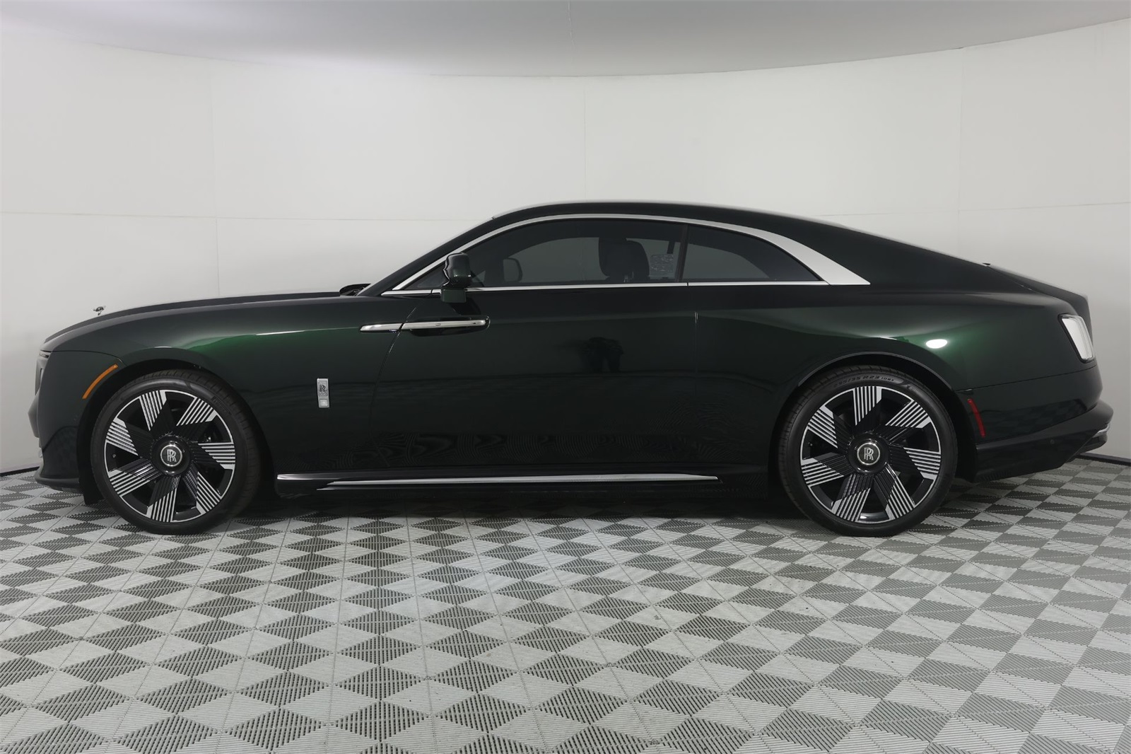 2024 Rolls-Royce Spectre Base's photo