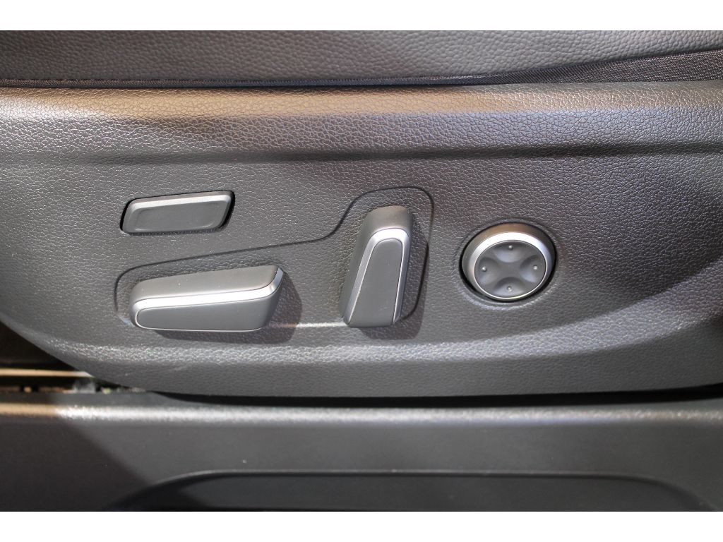 2025 Hyundai Palisade Limited photo 11