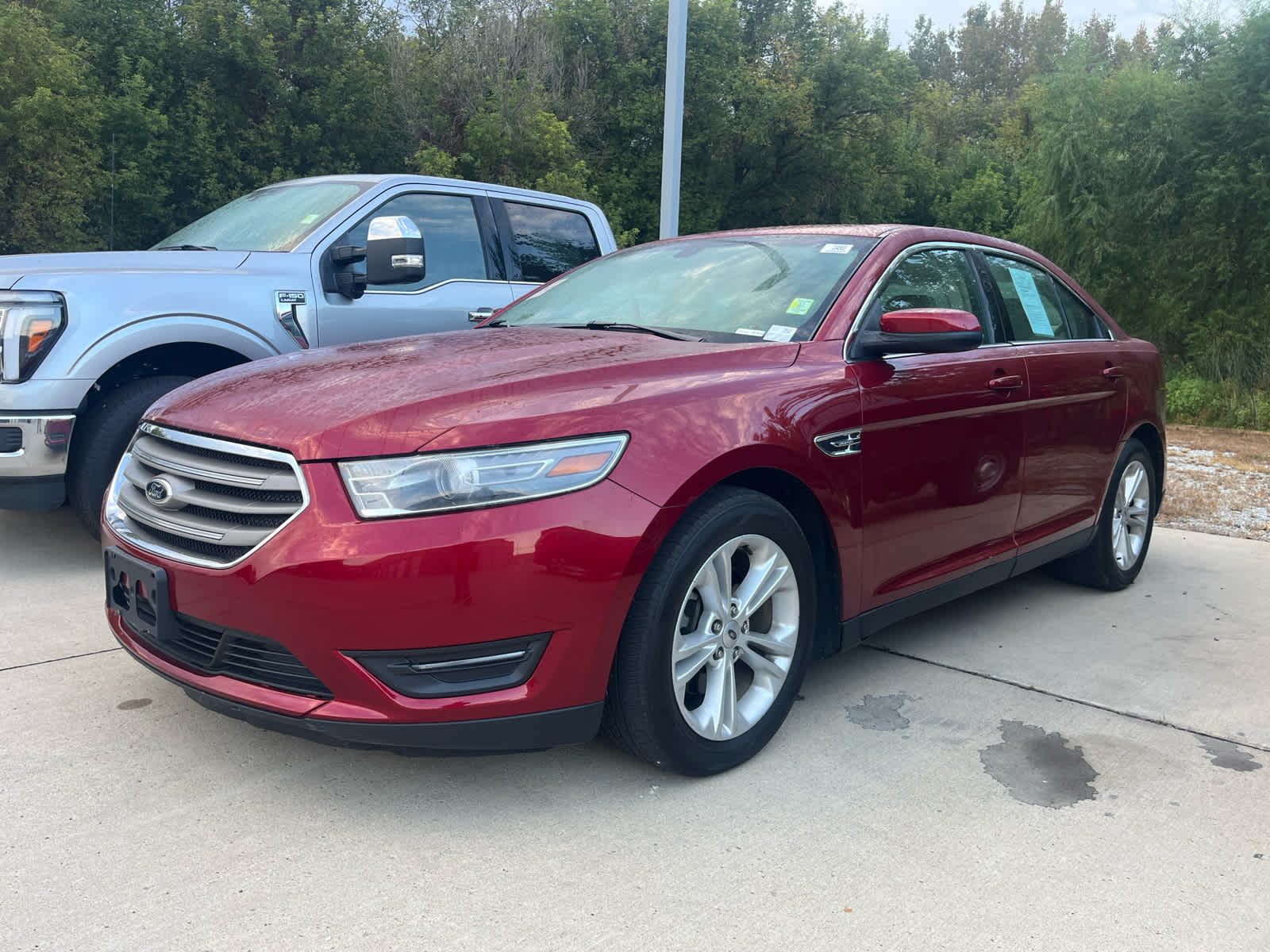 2013 Ford Taurus SEL photo 2