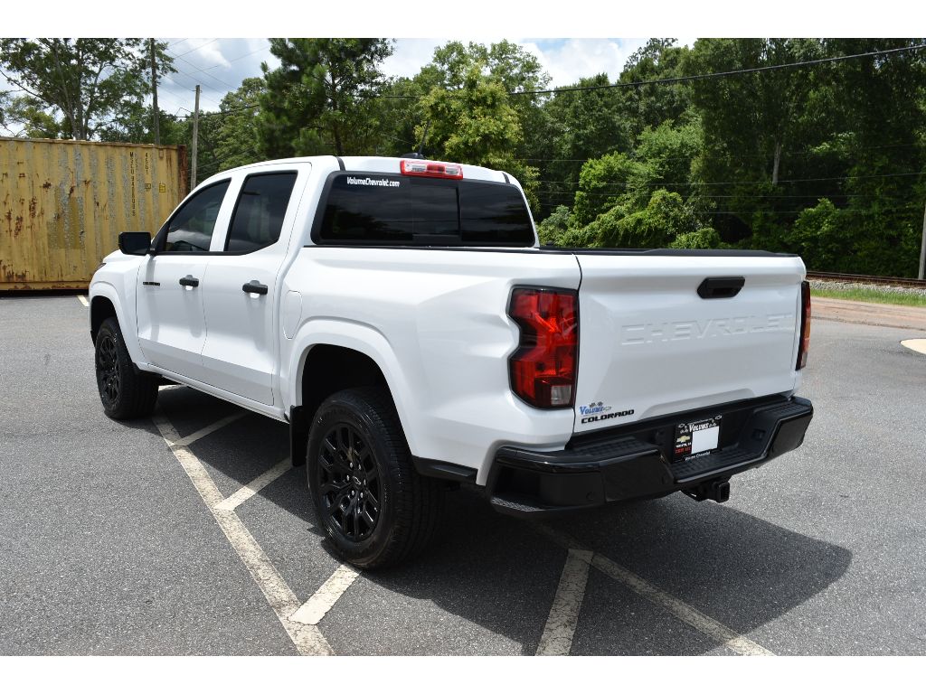 2025 Chevrolet Colorado LT photo 3