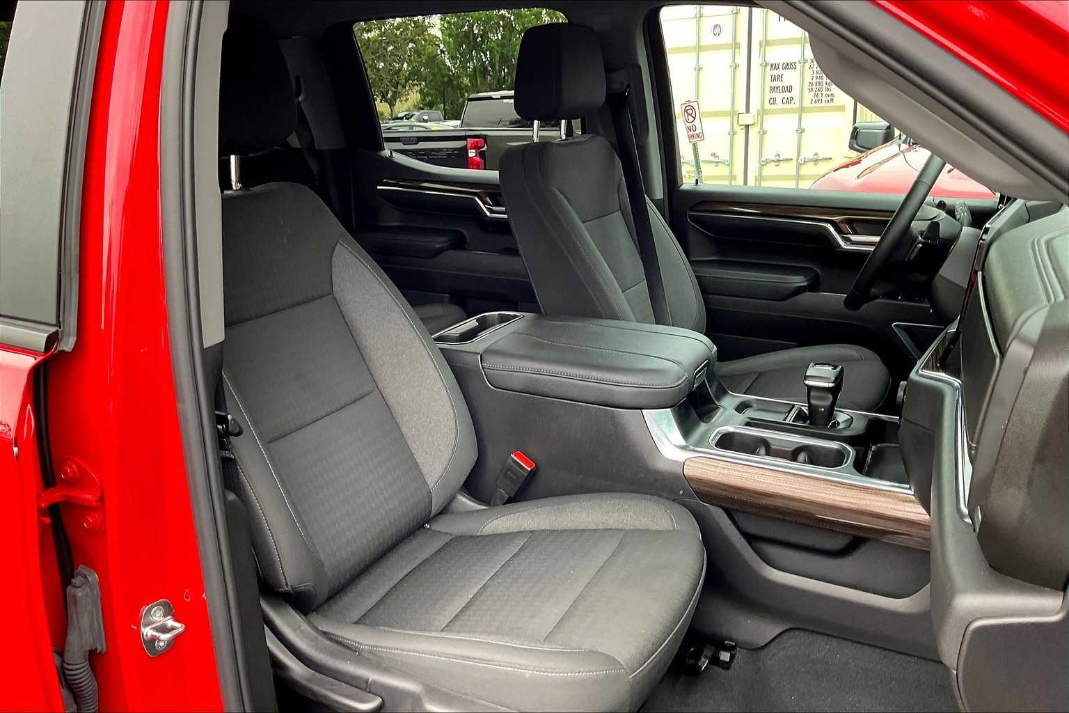 2024 Chevrolet Silverado 1500 LT Trail Boss photo 7