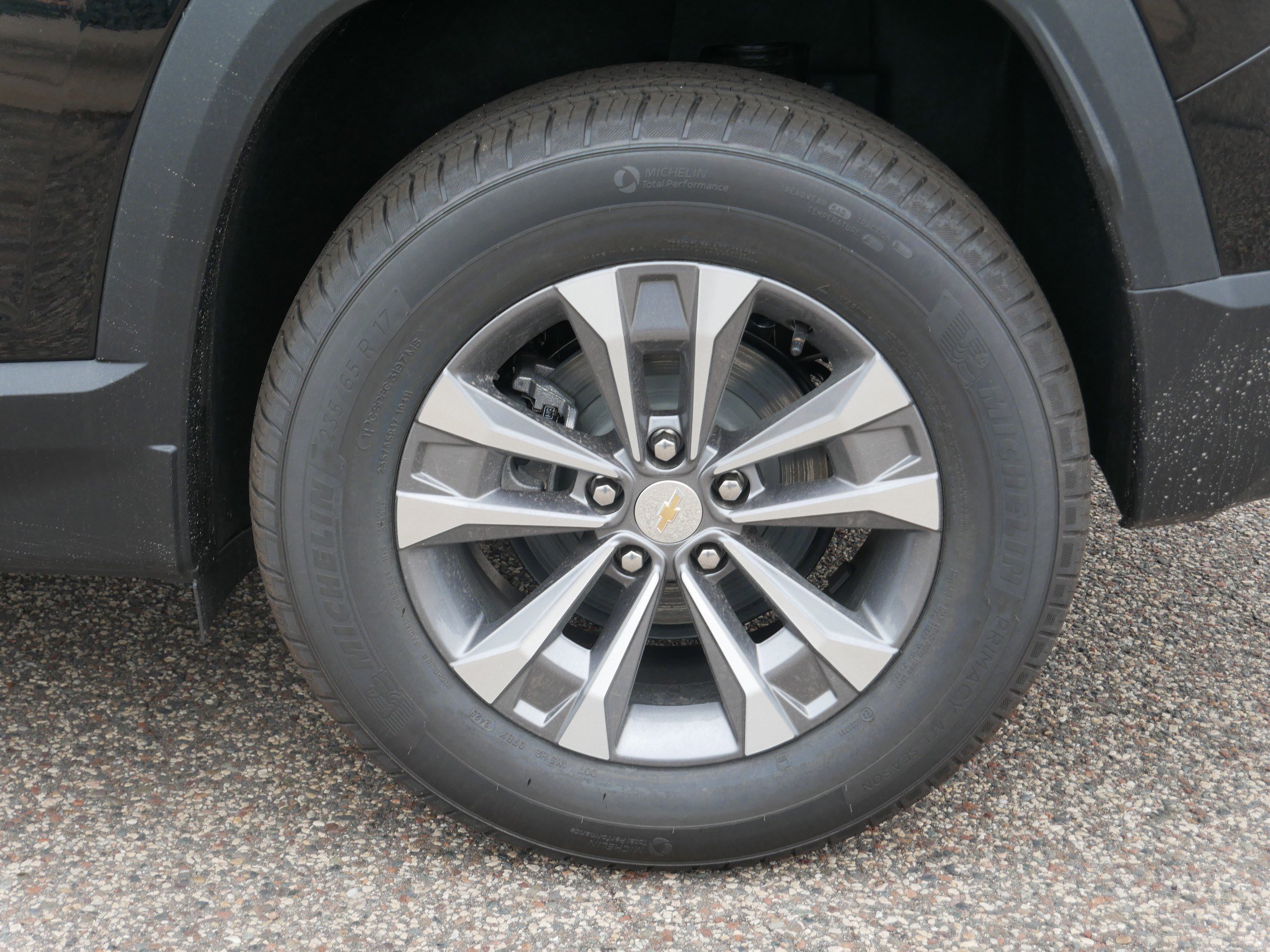 2026 Chevrolet Equinox LT photo 2