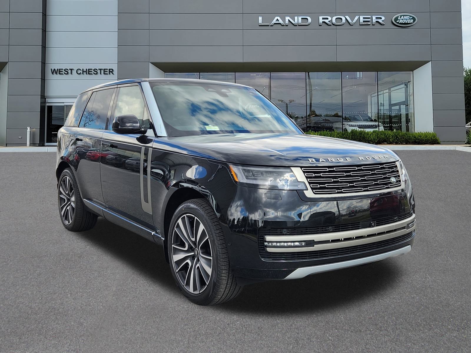 2025 Land Rover Range Rover SE photo 2