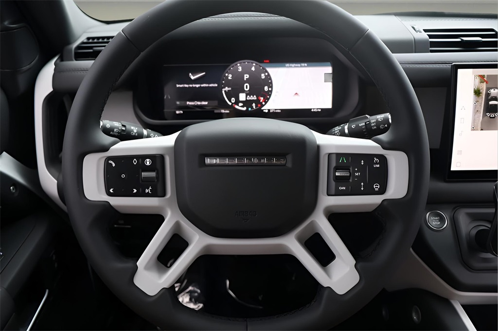 2025 Land Rover Defender 90 S photo 18