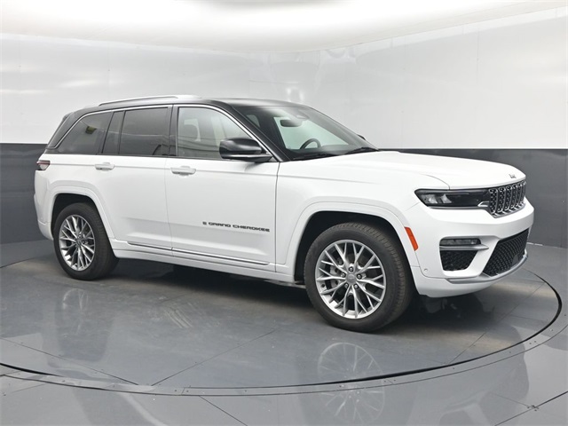 2023 Jeep Grand Cherokee Summit's photo