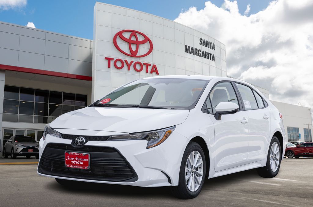 2026 Toyota Corolla LE's photo