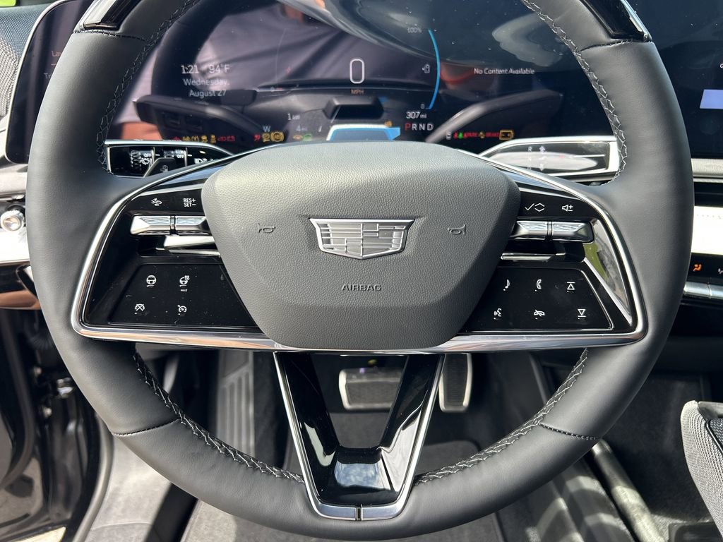 2025 Cadillac Optiq Luxury photo 24