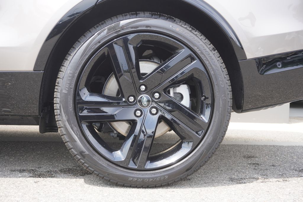 2025 Land Rover Discovery SE photo 35