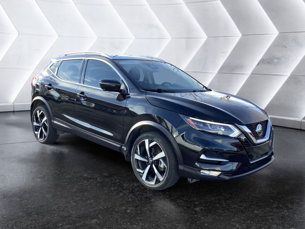 2022 Nissan Rogue Sport SL's photo