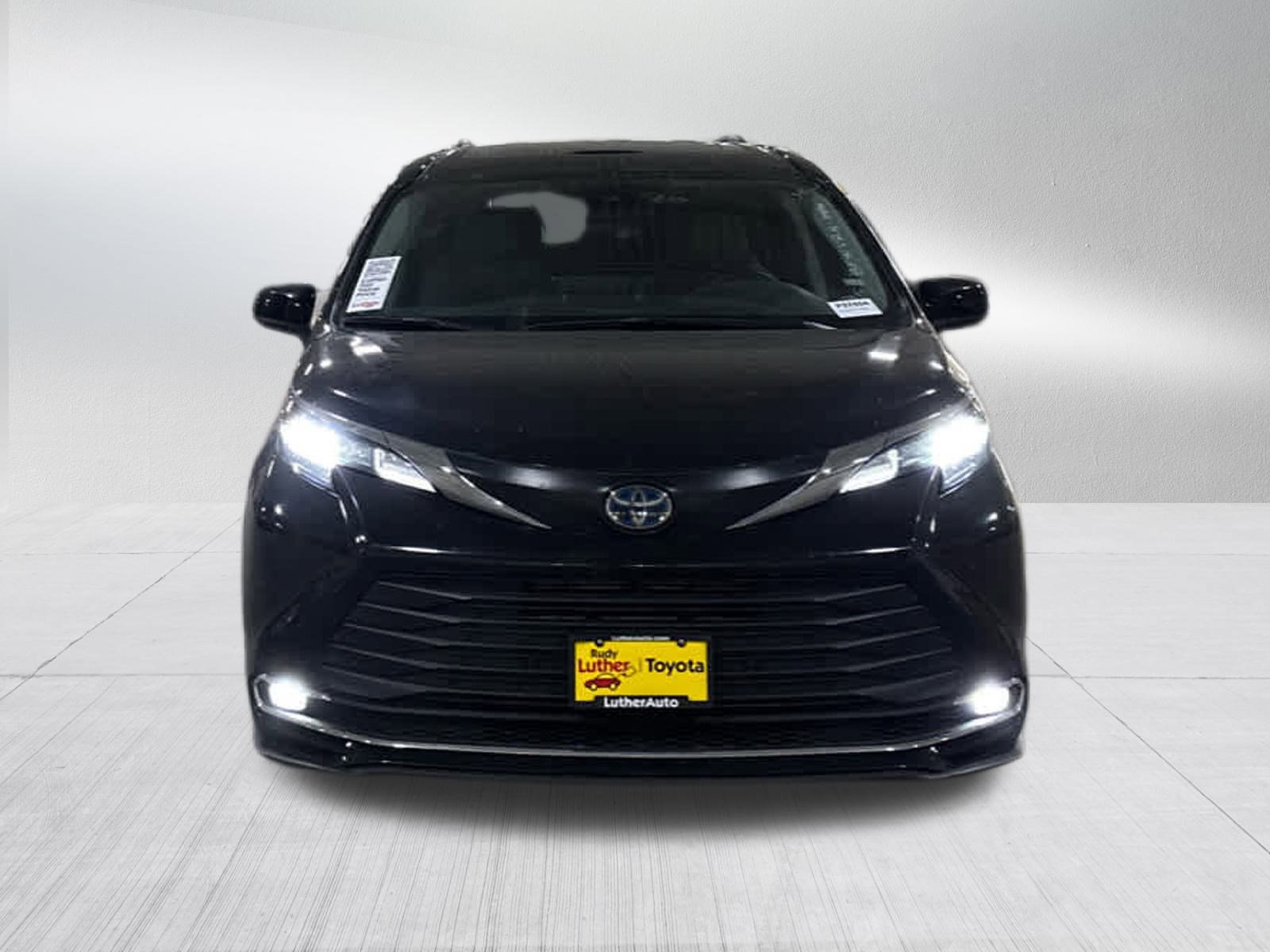 Used 2024 Toyota Sienna XLE with VIN 5TDYRKEC0RS205982 for sale in Golden Valley, Minnesota