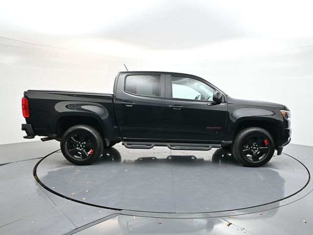 2017 Chevrolet Colorado LT photo 2