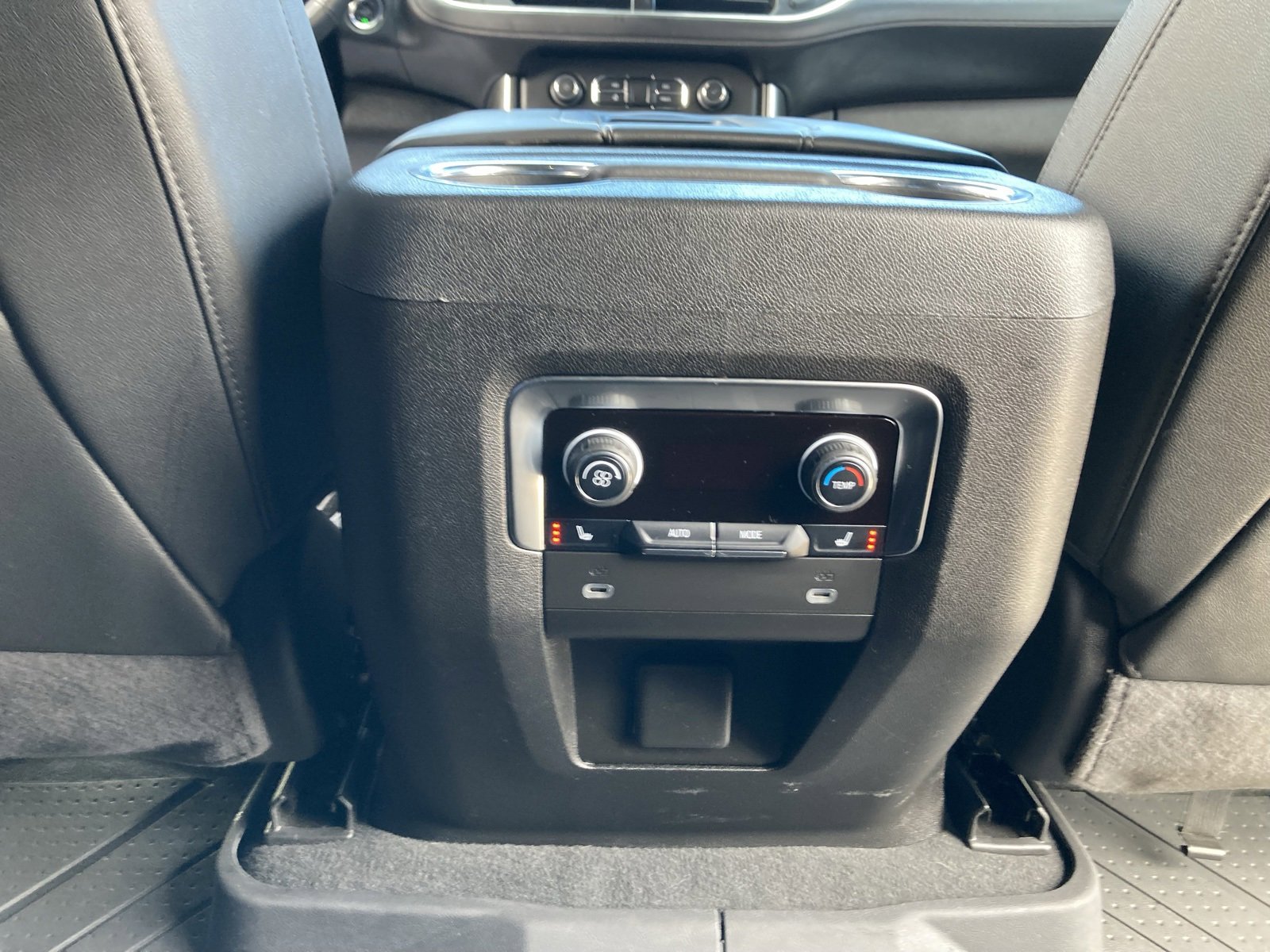 2024 Chevrolet Suburban Z71 photo 43