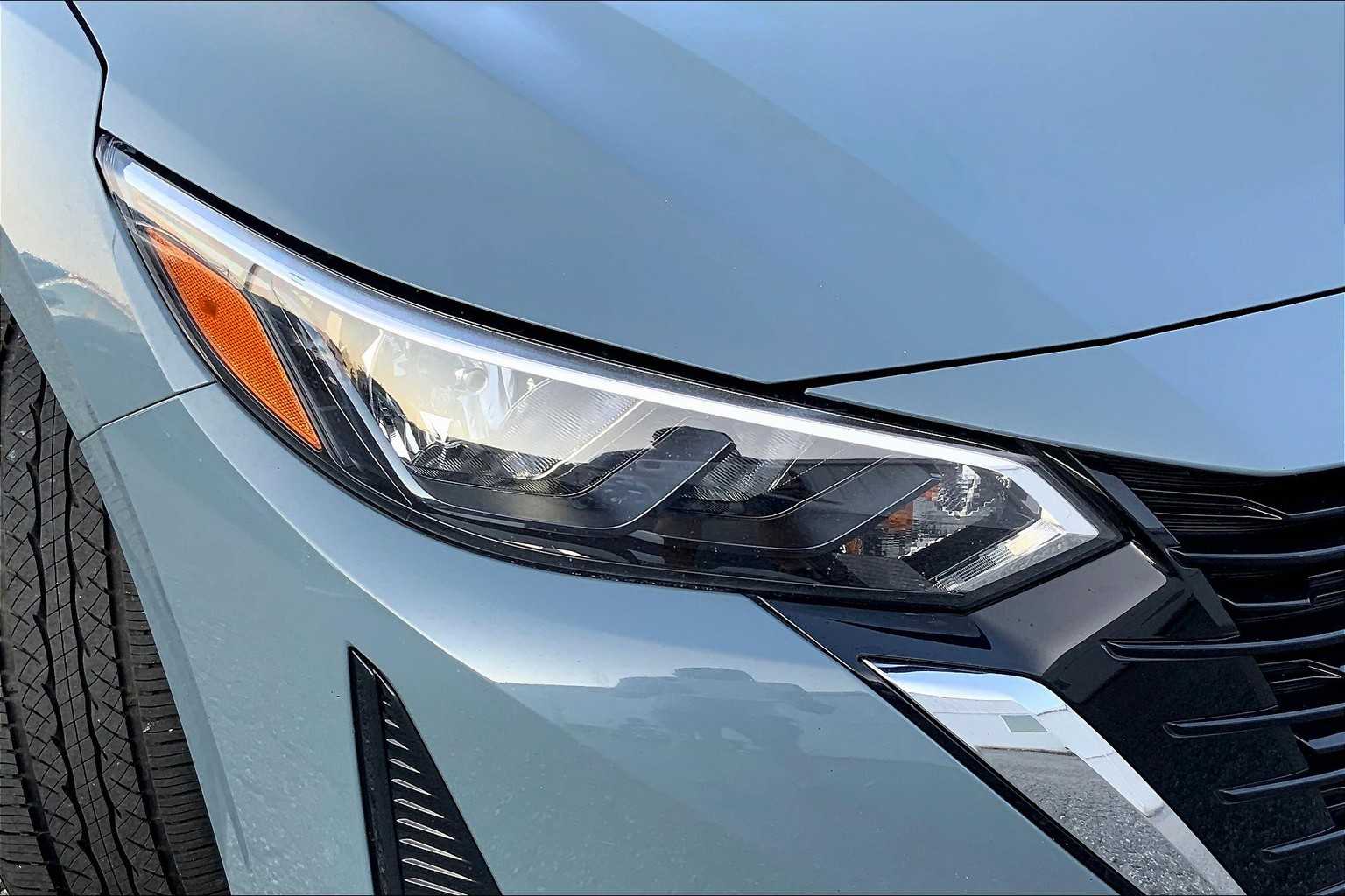 2024 Nissan Sentra SV photo 25