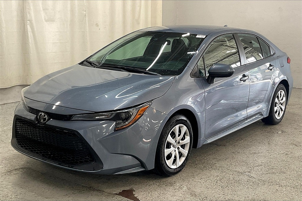 2022 Toyota Corolla LE photo 11