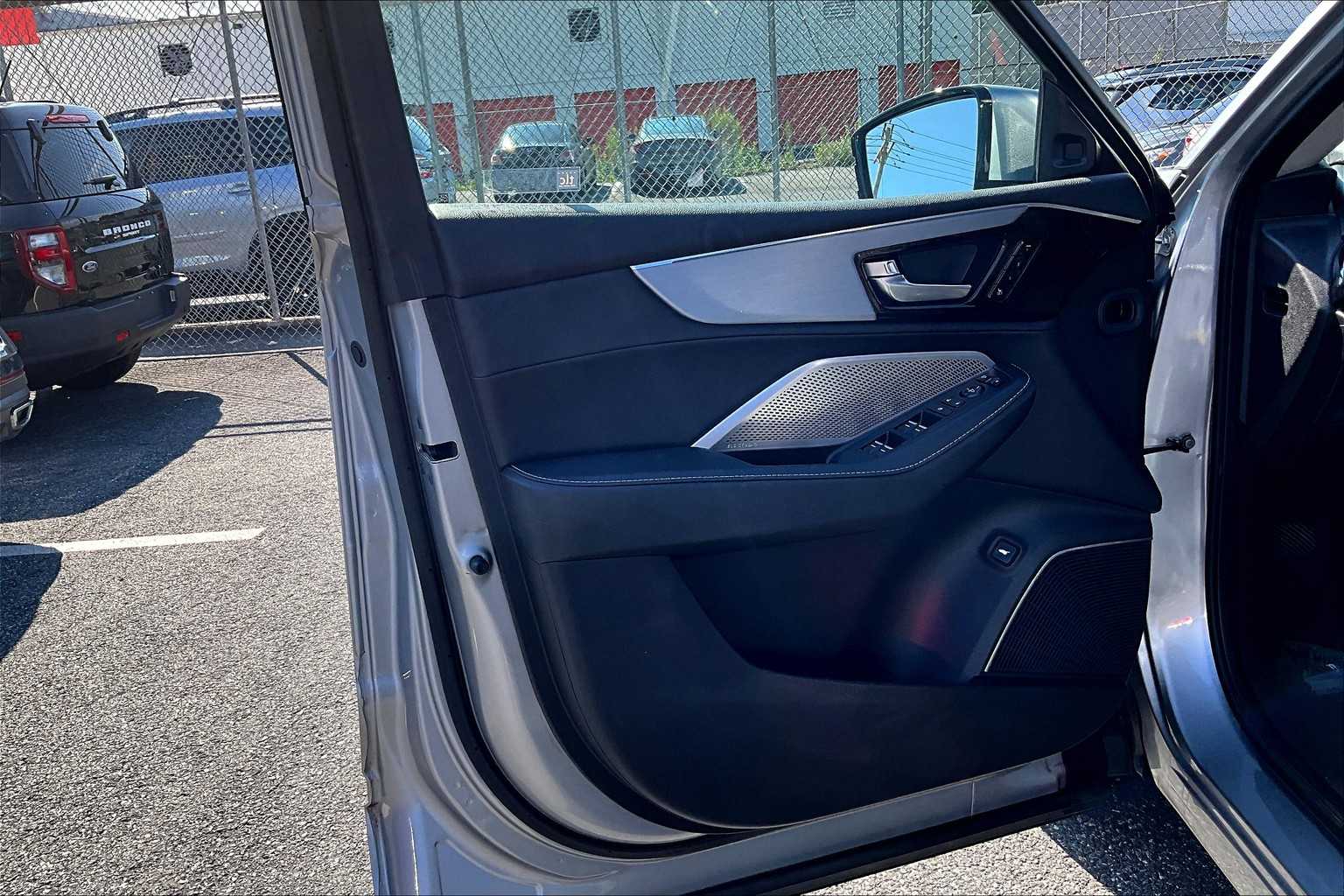 2023 Acura MDX SH-AWD Technology photo 17