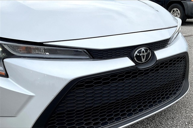 2022 Toyota Corolla LE photo 30