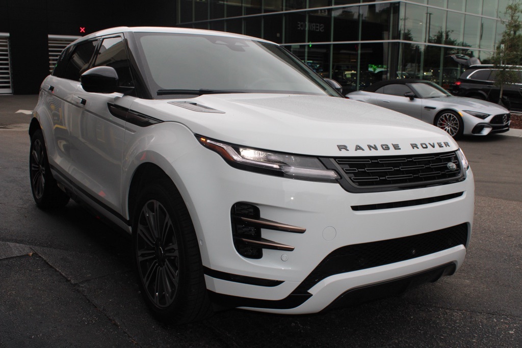 2025 Land Rover Range Rover Evoque Dynamic SE photo 3
