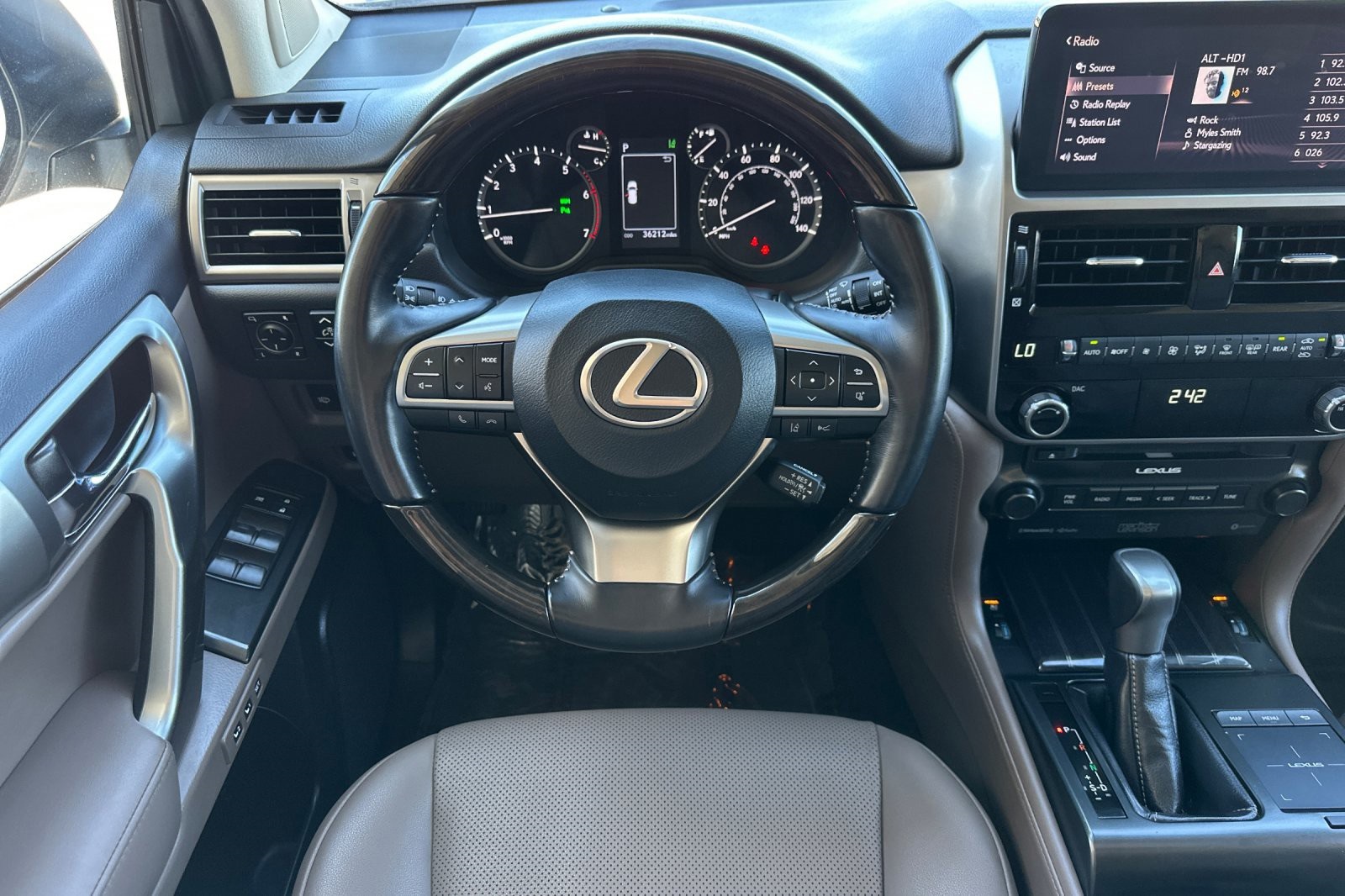 2023 Lexus GX 460 photo 18