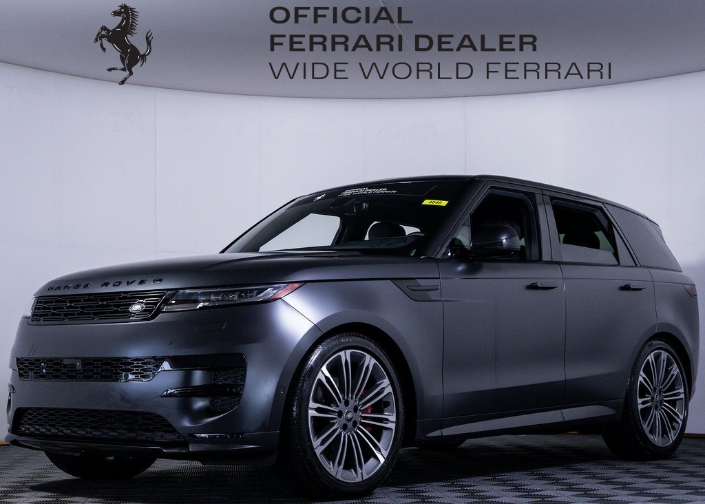 Used 2025 Gray Land Rover Dynamic image 1