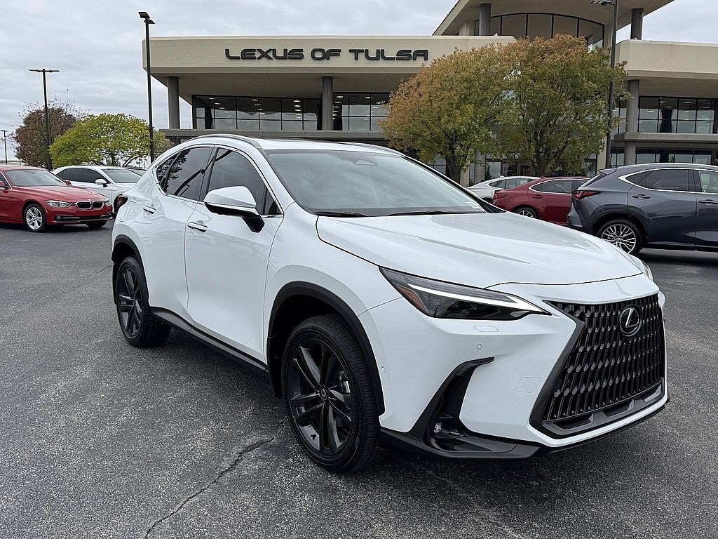 2026 Lexus NX PHEV 450h+'s photo