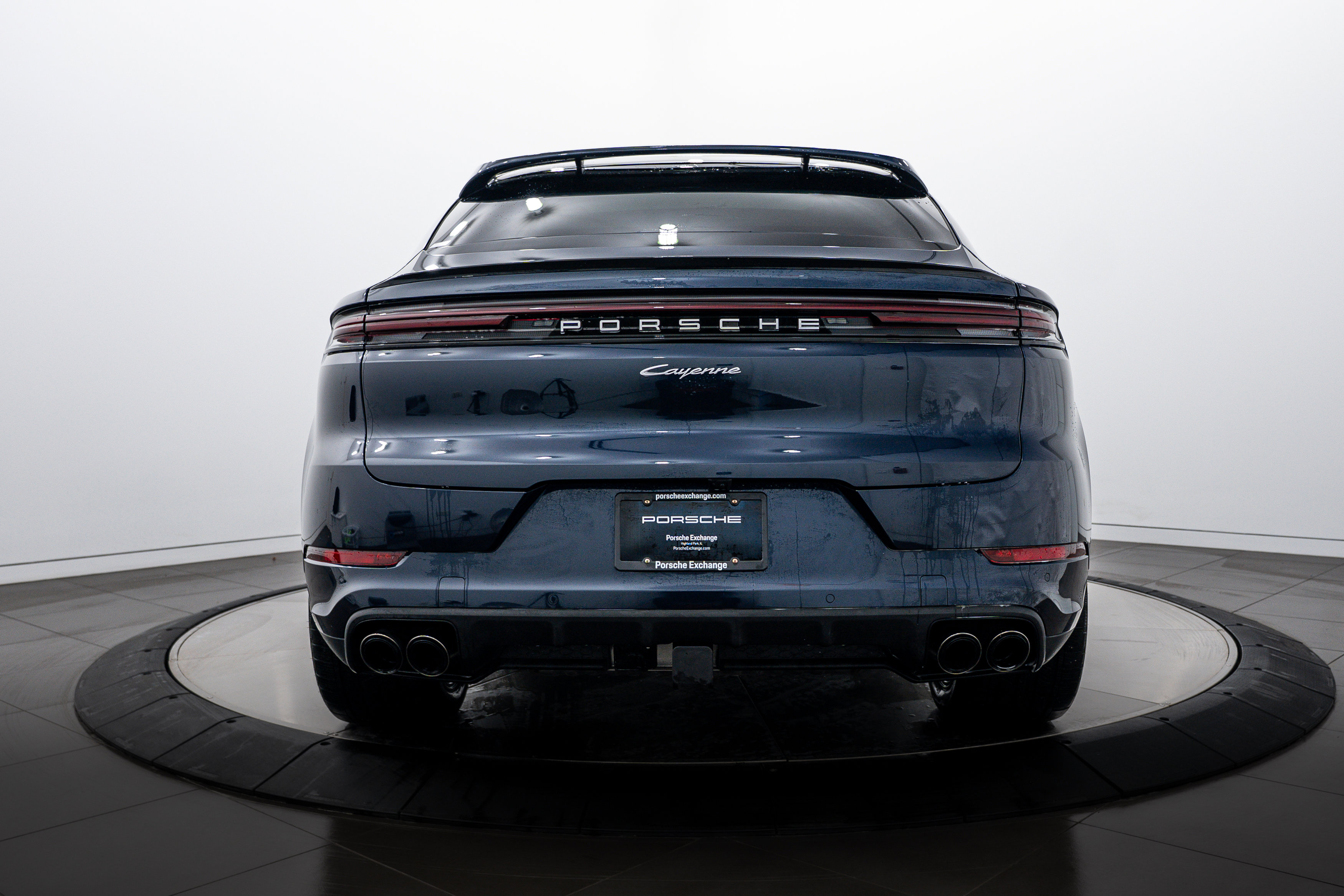 2025 Porsche Cayenne Coupe photo 2