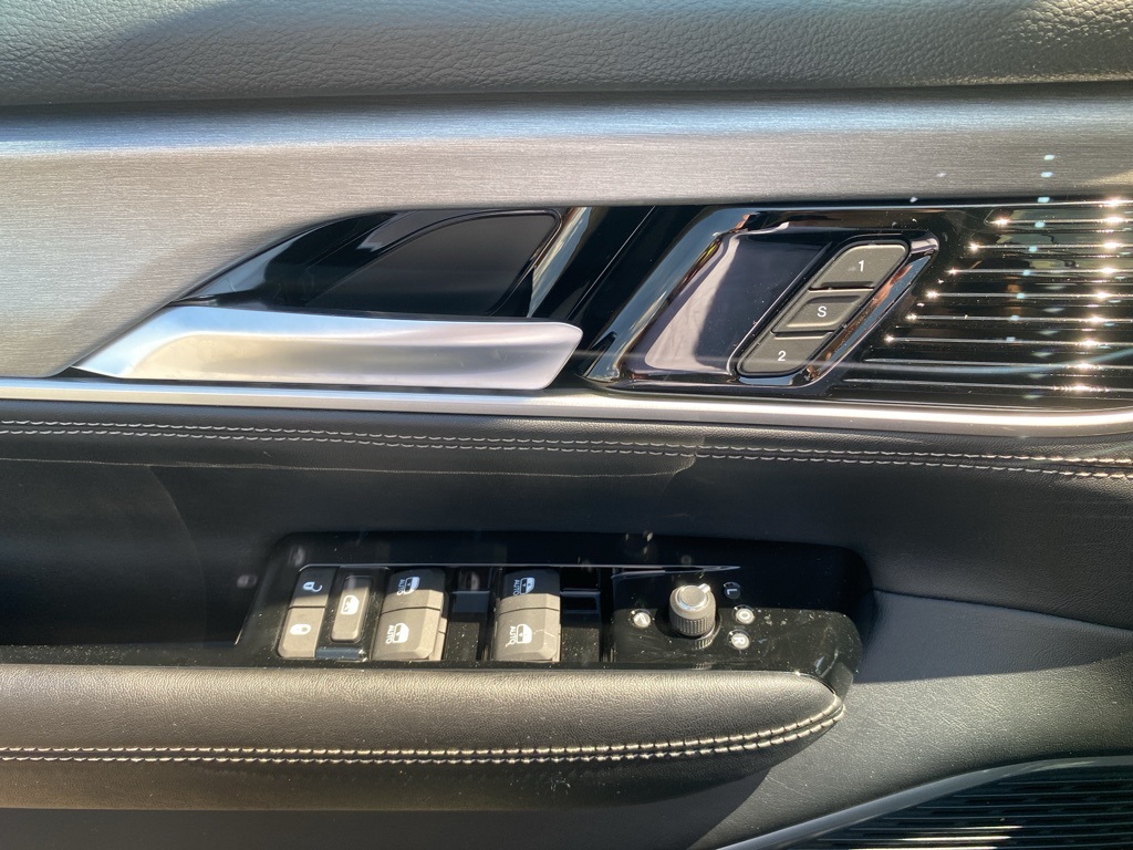 2025 Jeep Wagoneer L Series III photo 16