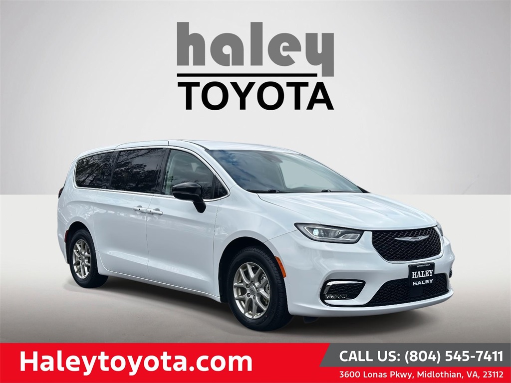 2024 Chrysler Pacifica Touring L's photo