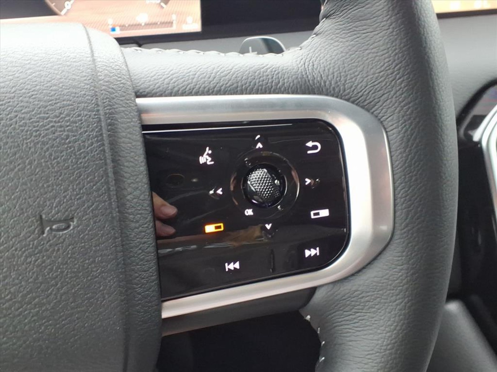 2026 Nissan Armada SL Black at Robbins Nissan