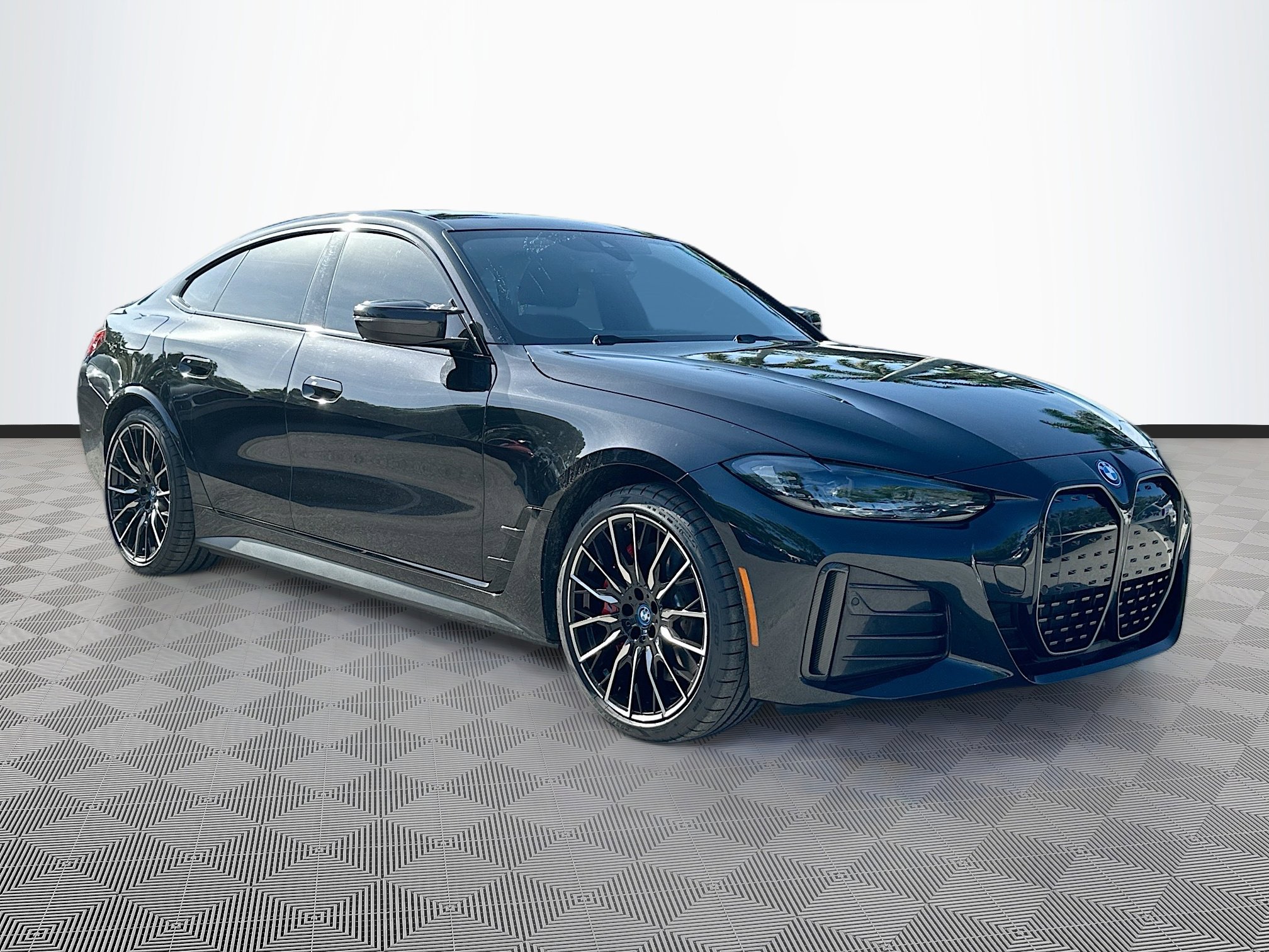 2023 BMW i4 M50's photo