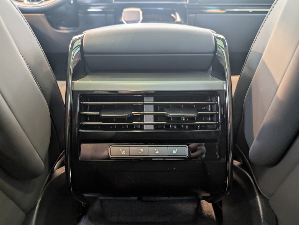 2025 Land Rover Range Rover Sport SE photo 19