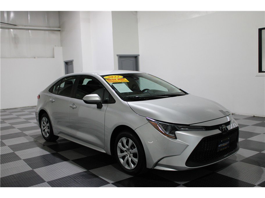 2022 Toyota Corolla LE photo 3