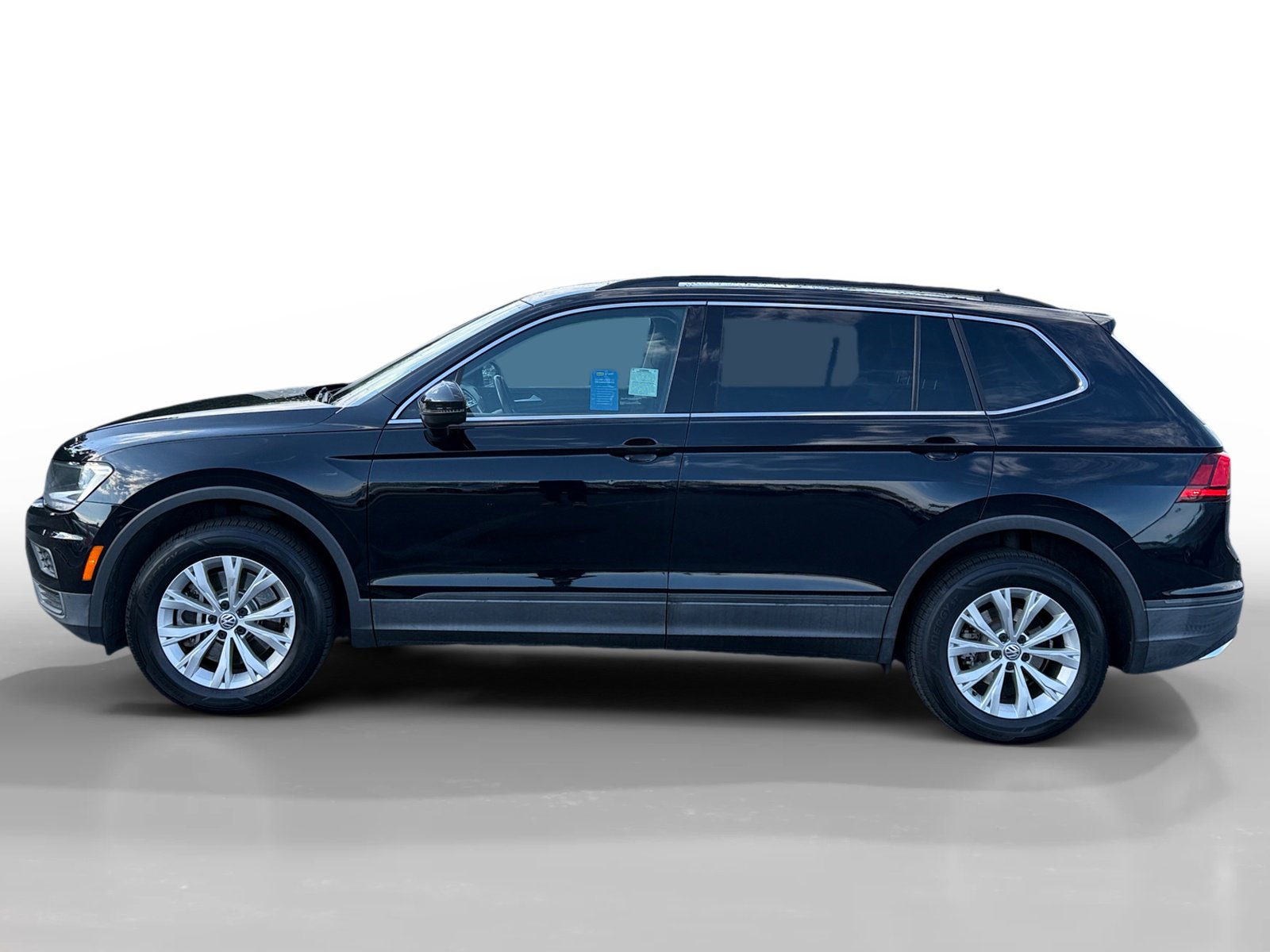 2019 Volkswagen Tiguan SE photo 2