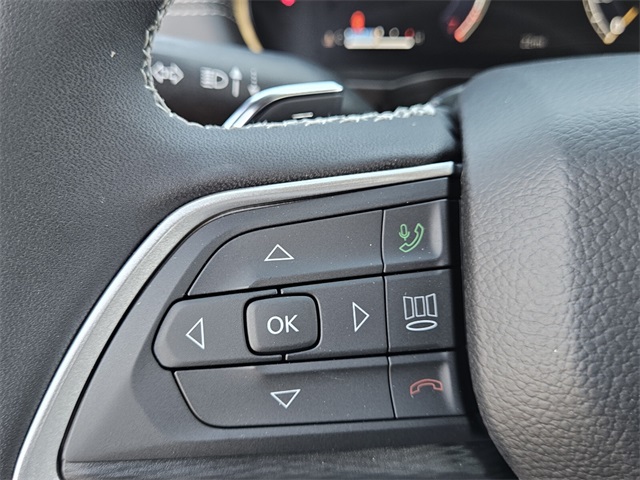 2025 Jeep Grand Cherokee Laredo Altitude photo 28