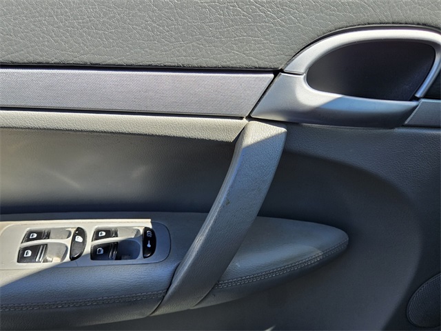 2010 Porsche Cayenne Base photo 28