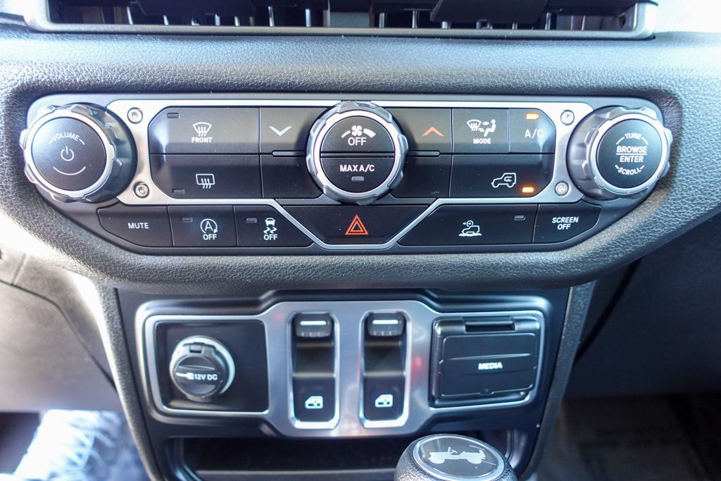 2024 Jeep Wrangler Sport S photo 20