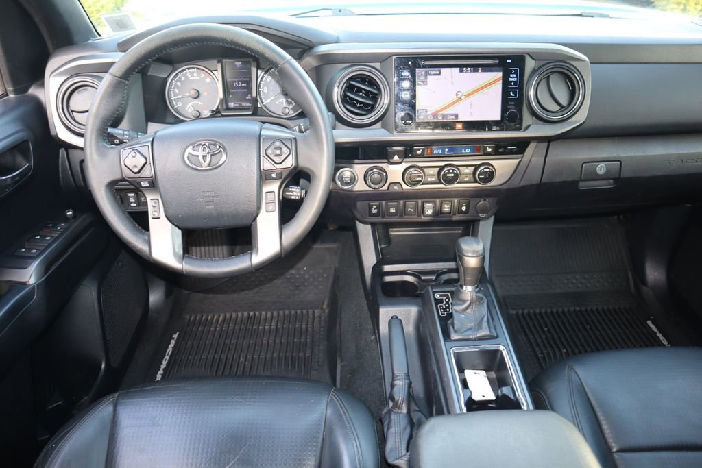 2018 Toyota Tacoma TRD Sport photo 13