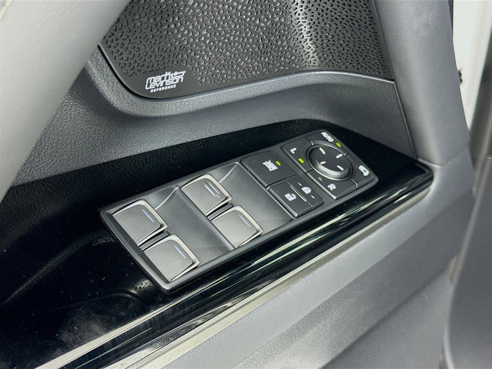 2023 Lexus LX 600 Ultra Luxury photo 17