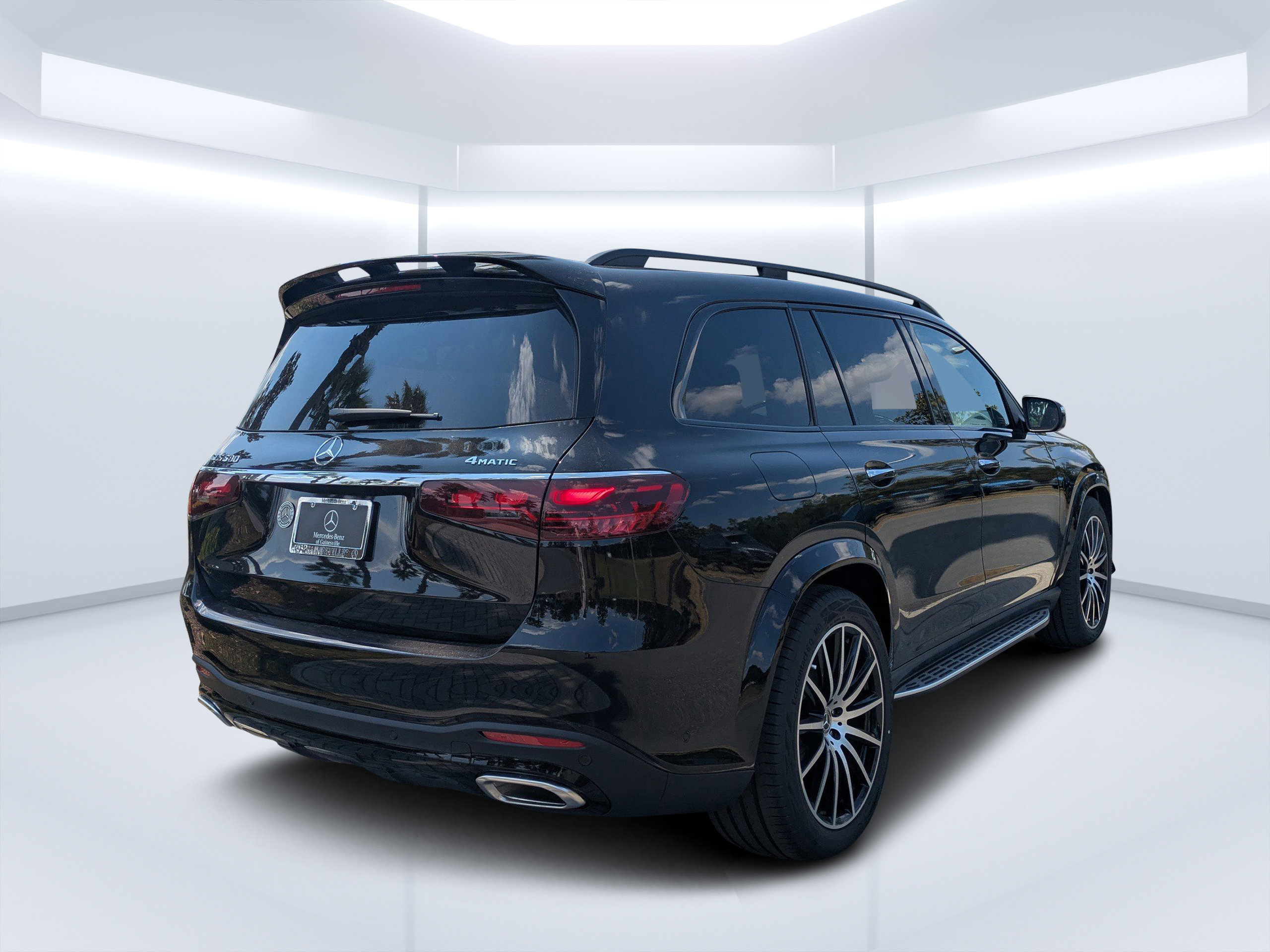 2026 Mercedes Benz GLS 580 4MATIC photo 3