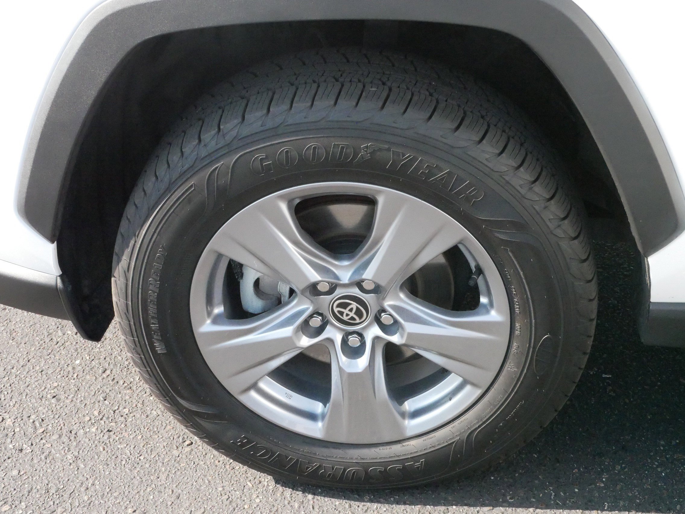 2022 Toyota RAV4 Hybrid XLE photo 14