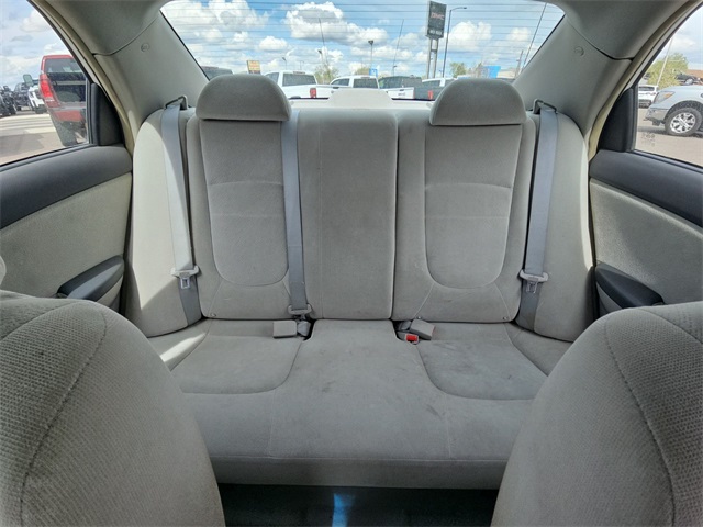 2004 Kia Spectra Base photo 14
