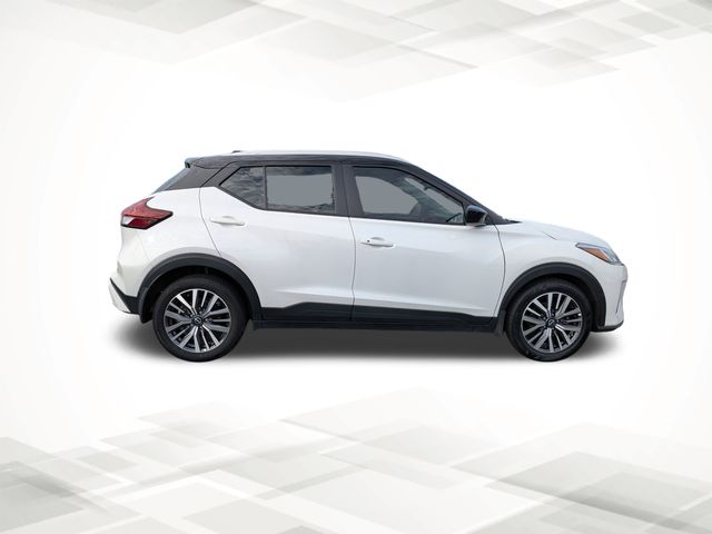 2023 Nissan Kicks SV photo 2