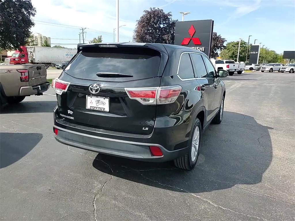 2015 Toyota Highlander LE photo 11