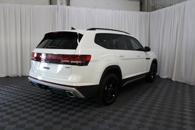 2025 Volkswagen Atlas Peak Edition SE photo 24